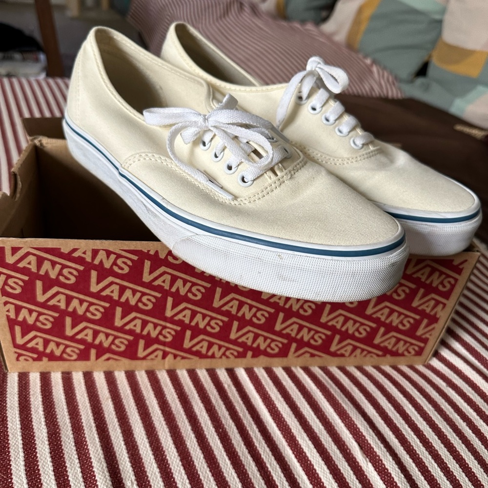 Vans authentic men’s 10 us